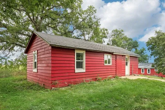 $550,000 | N9607 Highway 83 East Troy Wi 53120, Mukwonago, WI 53149