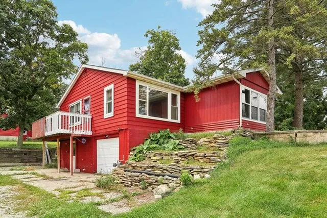 $550,000 | N9607 Highway 83 East Troy Wi 53120, Mukwonago, WI 53149