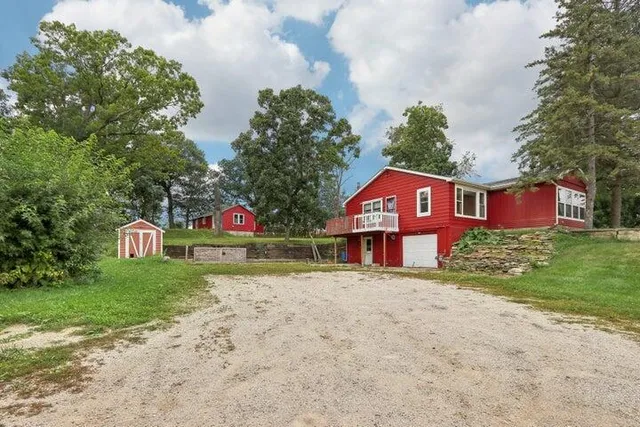 $550,000 | N9607 Highway 83 East Troy Wi 53120, Mukwonago, WI 53149