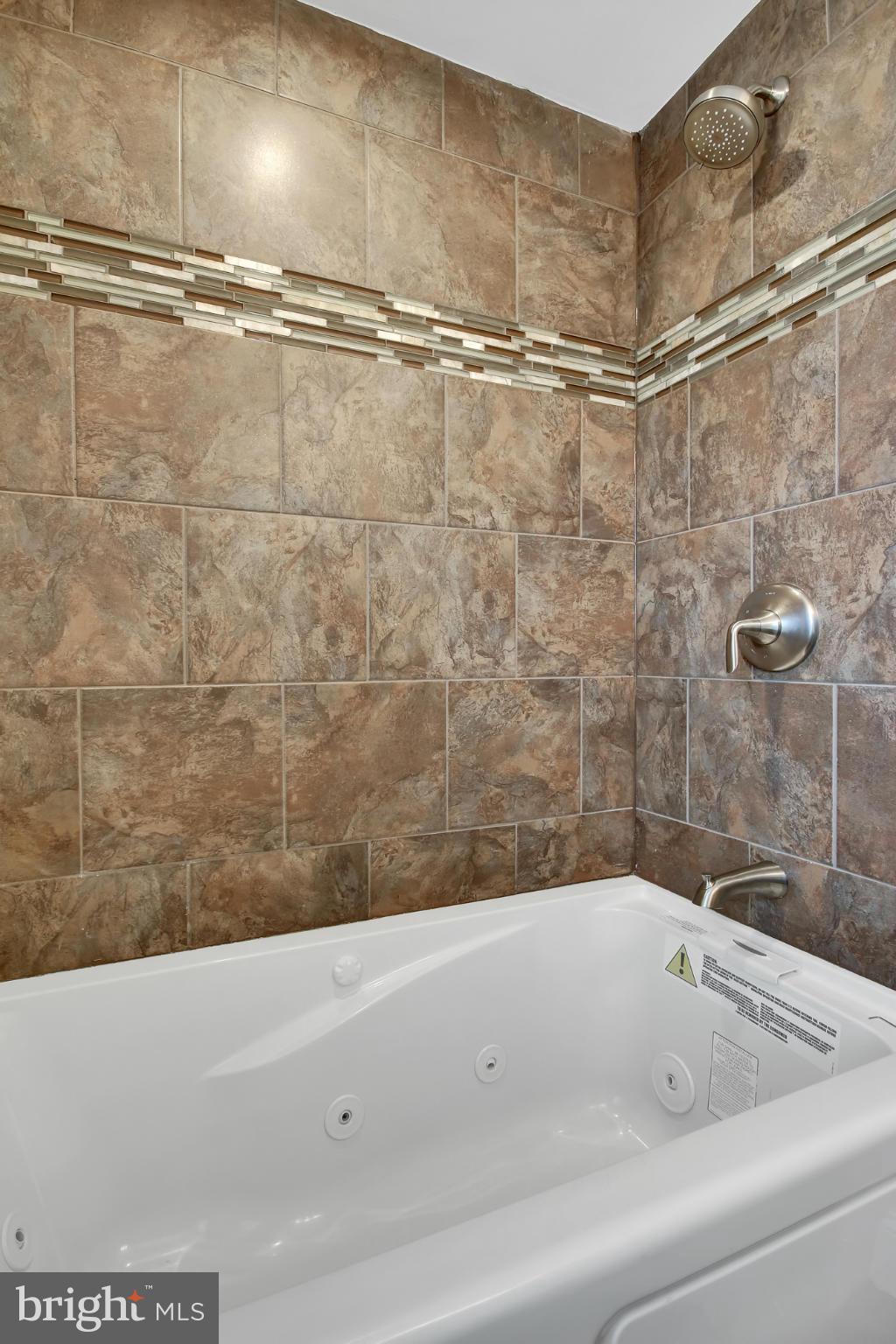 1501 Upshire Road Baltimore, MD 21218 - Photo 14 of 24 Jetted Tub