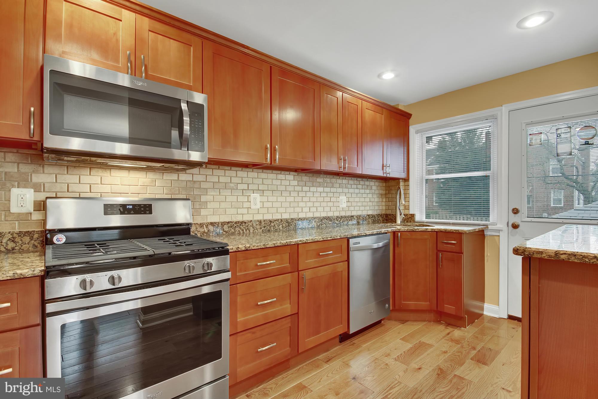 1501 Upshire Road Baltimore, MD 21218 - Photo 3 of 24 Solid wood cabinets
