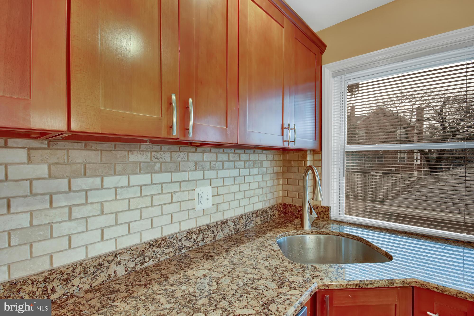 1501 Upshire Road Baltimore, MD 21218 - Photo 4 of 24 Rich Granite and Backsplash