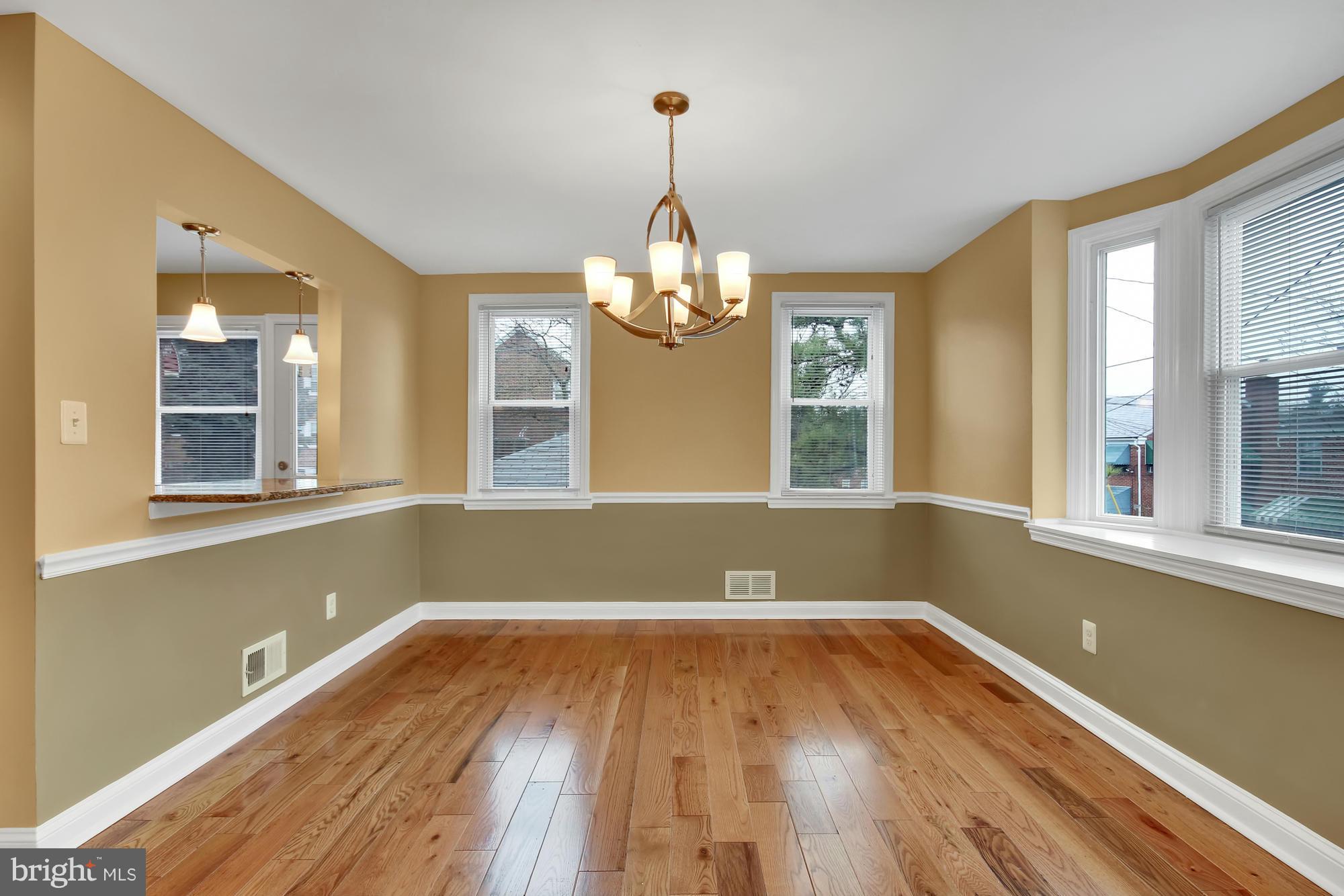 1501 Upshire Road Baltimore, MD 21218 - Photo 6 of 24 Dining Room