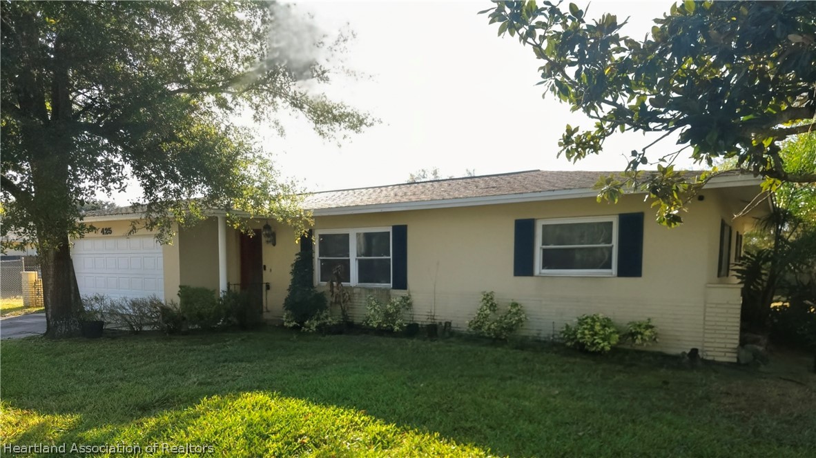 425 Spring Lake Boulevard Sebring, FL 33876 - Photo 1 of 40 Gallery Image 1