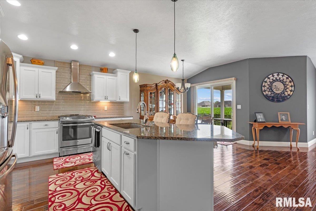2820 Castlerock Ridge Springfield, IL 62711 - Photo 12 of 43
