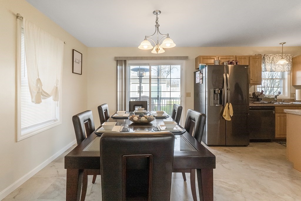 195 Mazarin Street Springfield, MA 01151 - Photo 11 of 25