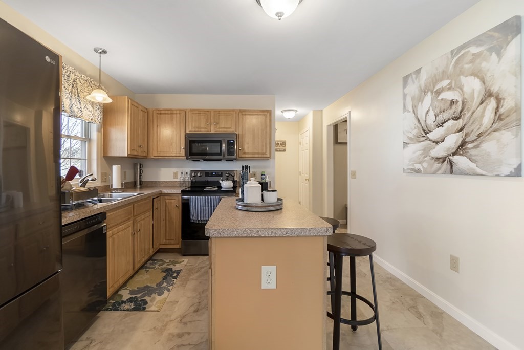 195 Mazarin Street Springfield, MA 01151 - Photo 12 of 25