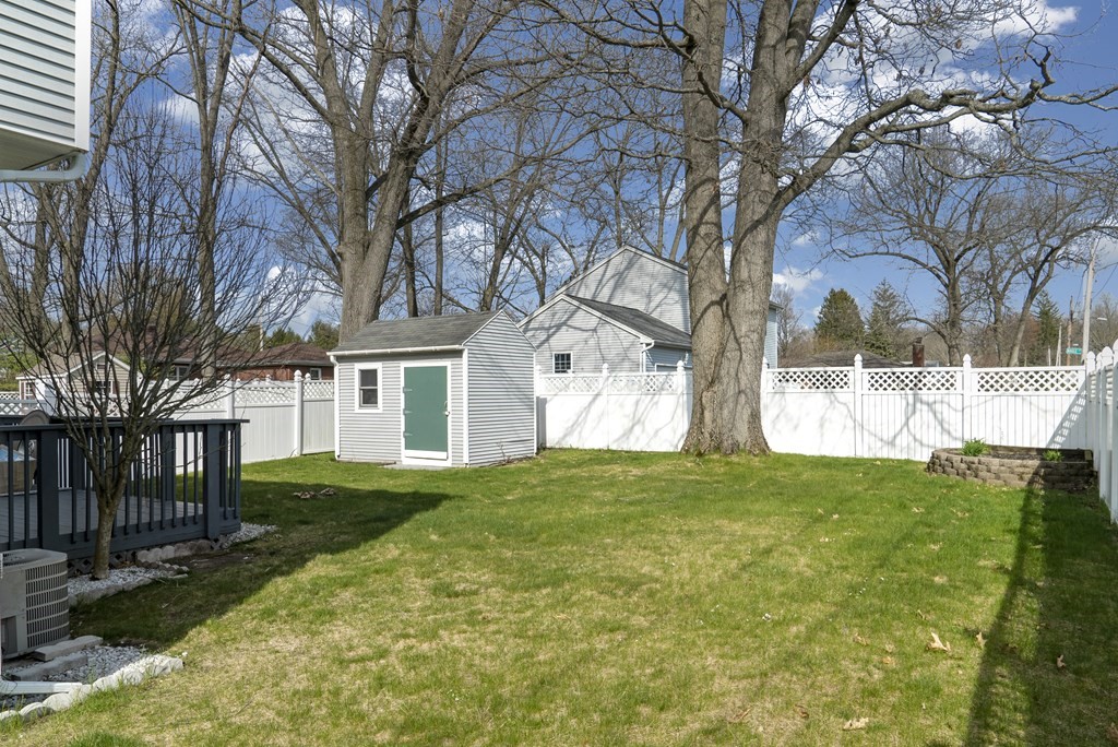 195 Mazarin Street Springfield, MA 01151 - Photo 3 of 25