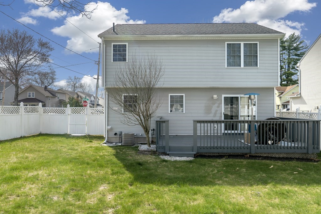195 Mazarin Street Springfield, MA 01151 - Photo 5 of 25