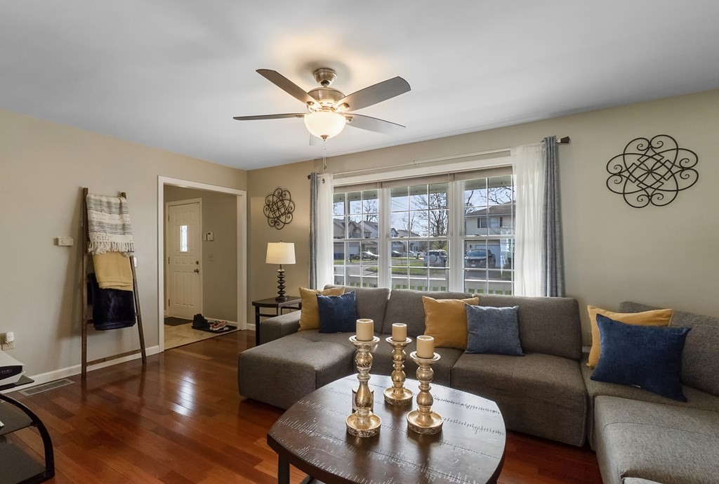 195 Mazarin Street Springfield, MA 01151 - Photo 9 of 25