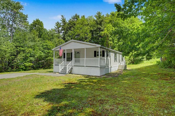 $179,900 | 2 Tamarack Place, Londonderry, NH 03038