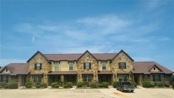 $2,700 | 402 Baby Bear Drive, College Station, TX 77845