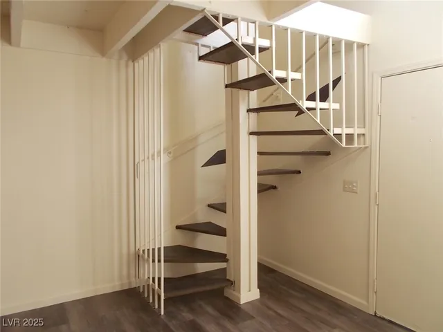 $730 | 711 East Twain Avenue, Unit B02, Las Vegas, NV 89169