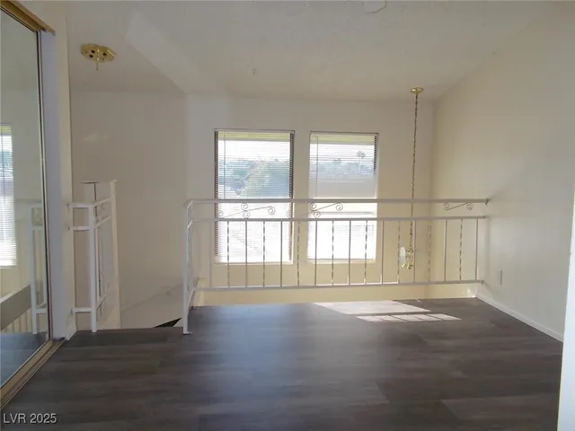 $730 | 711 East Twain Avenue, Unit B02, Las Vegas, NV 89169