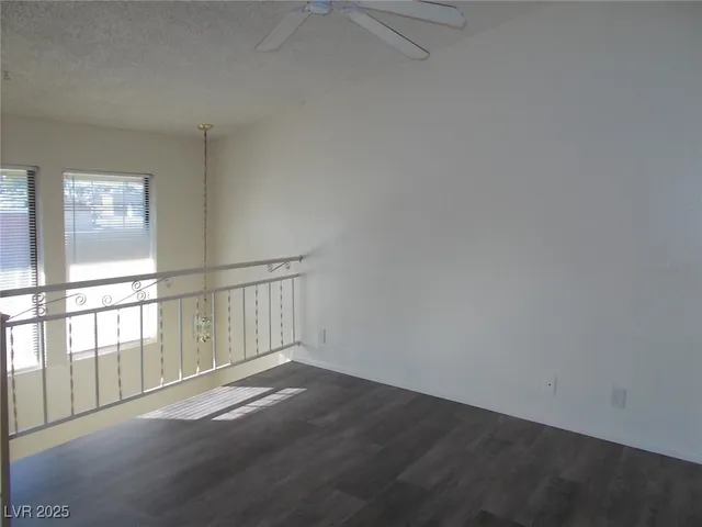 $730 | 711 East Twain Avenue, Unit B02, Las Vegas, NV 89169