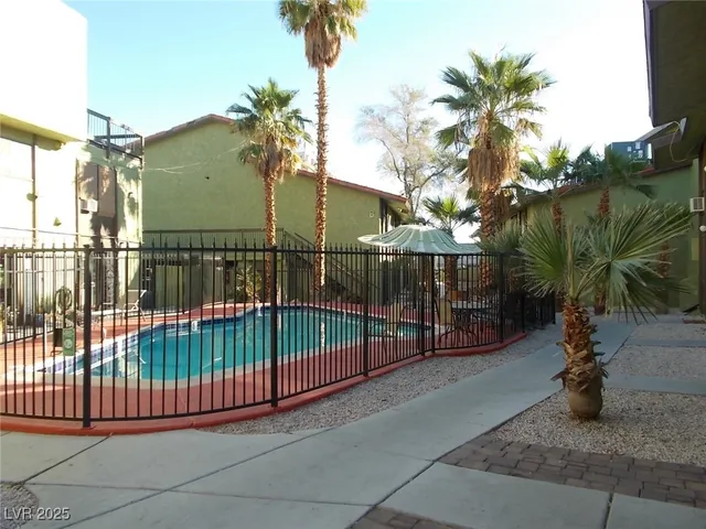 $730 | 711 East Twain Avenue, Unit B02, Las Vegas, NV 89169