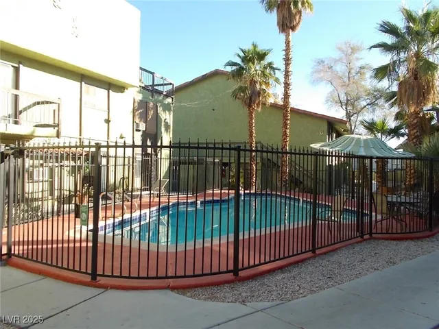 $730 | 711 East Twain Avenue, Unit B02, Las Vegas, NV 89169