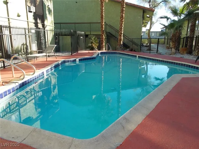 $730 | 711 East Twain Avenue, Unit B02, Las Vegas, NV 89169