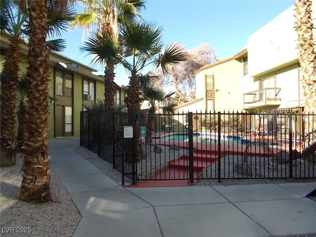 $730 | 711 East Twain Avenue, Unit B02, Las Vegas, NV 89169