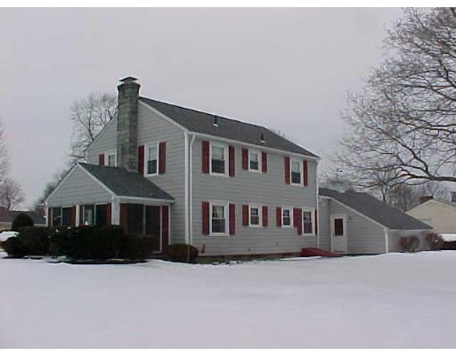 6 Pequot Road Seekonk, MA 02771 - Photo 3 of 18 Gallery Image 3