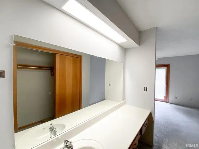 $1,495 | 2344 East Winding Brook Circle, Bloomington, IN 47401