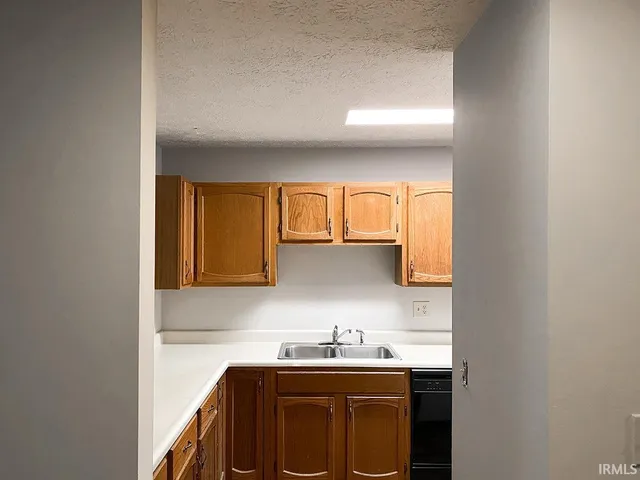 $1,495 | 2344 East Winding Brook Circle, Bloomington, IN 47401