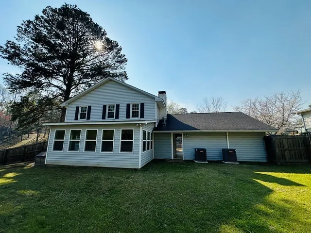 a view of a yard in front of house