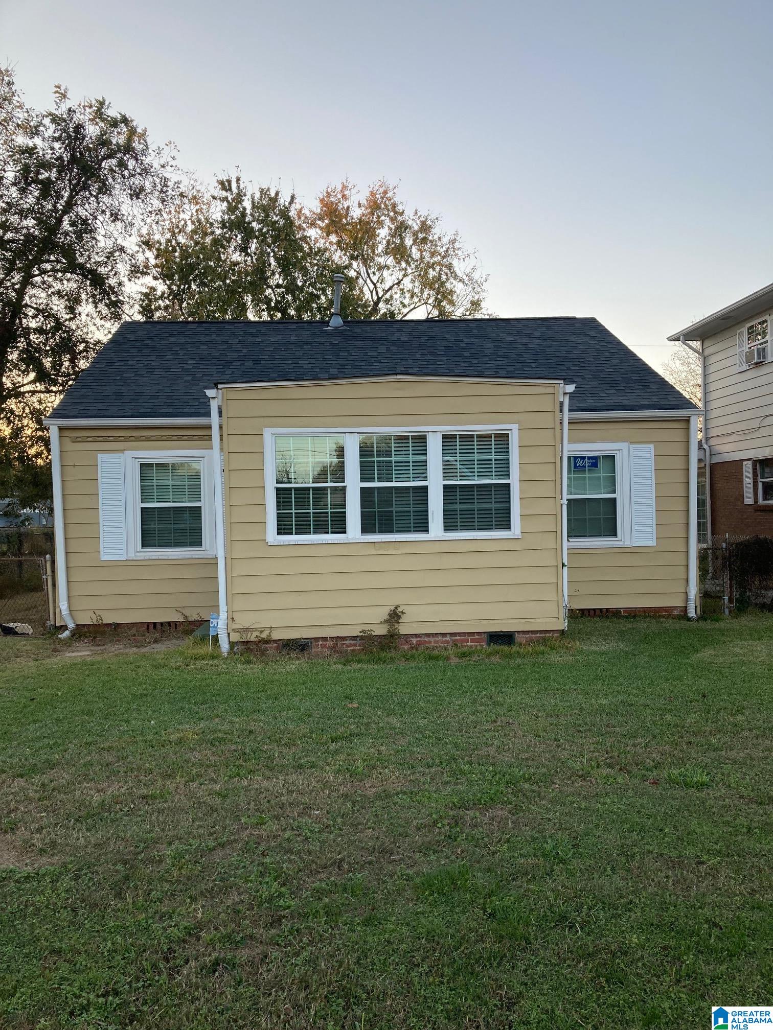 624 Southwest Center Place Birmingham, AL 35211 - Photo 1 of 16