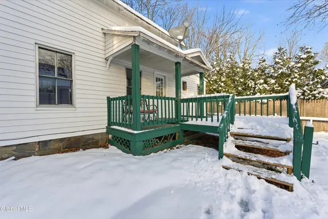 $2,700 | 106 Lawrence Street, Saratoga Springs, NY 12866