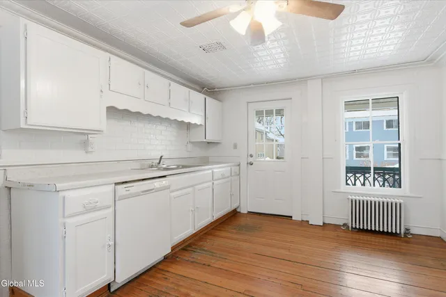 $2,700 | 106 Lawrence Street, Saratoga Springs, NY 12866