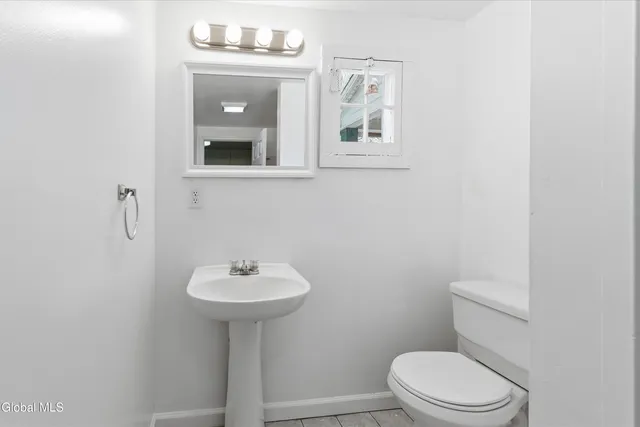 $2,700 | 106 Lawrence Street, Saratoga Springs, NY 12866