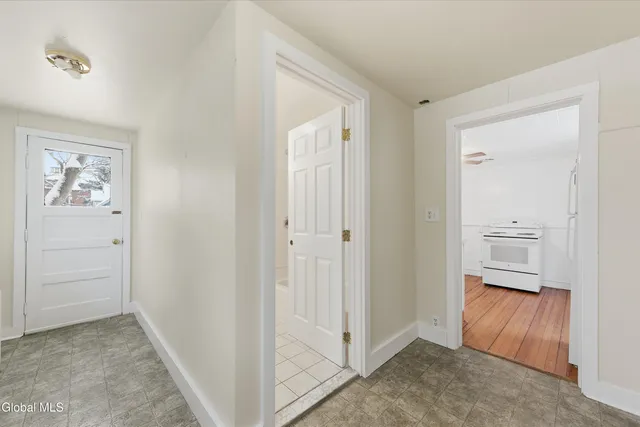 $2,700 | 106 Lawrence Street, Saratoga Springs, NY 12866