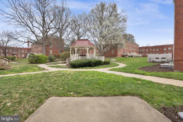 $2,150 | 1301 East Abingdon Drive, Unit 2, Alexandria, VA 22314