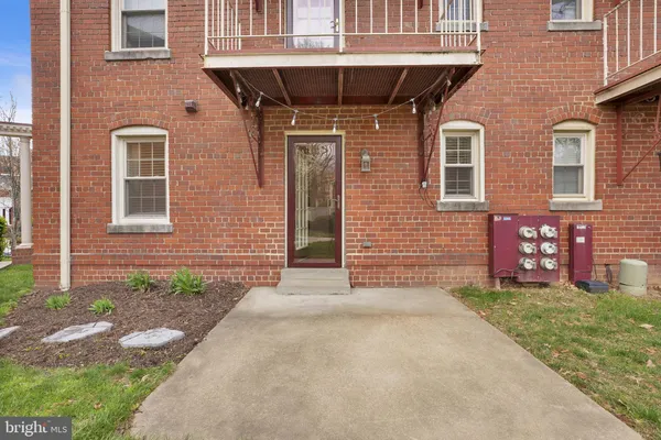 $2,150 | 1301 East Abingdon Drive, Unit 2, Alexandria, VA 22314