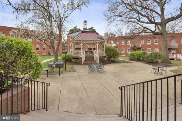 $2,150 | 1301 East Abingdon Drive, Unit 2, Alexandria, VA 22314