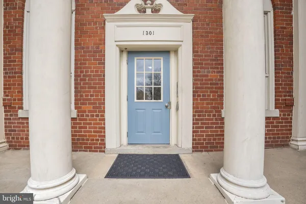 $2,150 | 1301 East Abingdon Drive, Unit 2, Alexandria, VA 22314