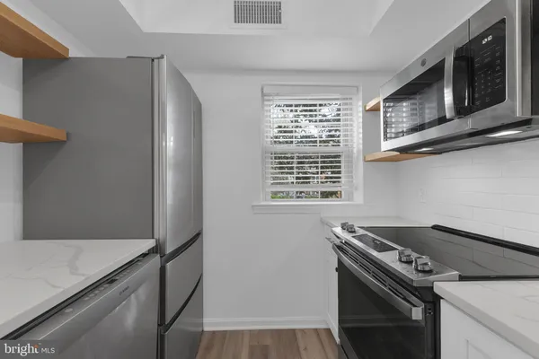 $2,150 | 1301 East Abingdon Drive, Unit 2, Alexandria, VA 22314