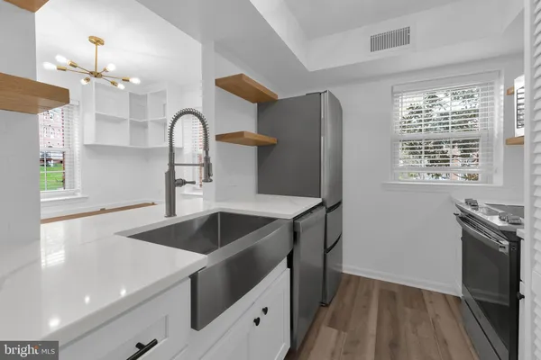 $2,150 | 1301 East Abingdon Drive, Unit 2, Alexandria, VA 22314