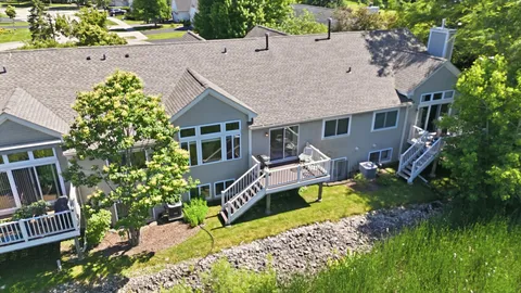 $320,000 | 2804 North Southern Hills Drive, Wadsworth, IL 60083
