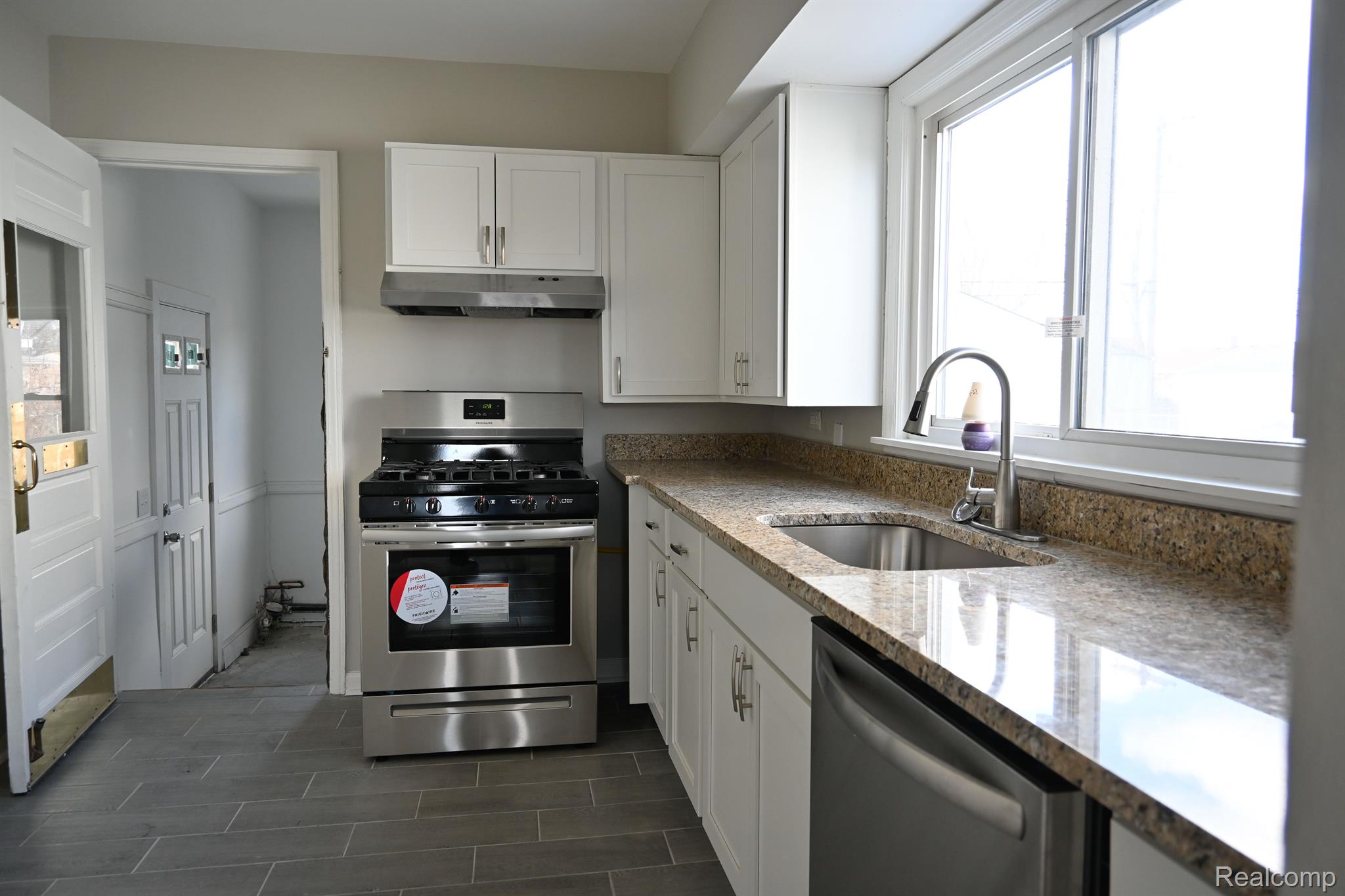 12241 Inkster Road Livonia, MI 48150 - Photo 5 of 18 Gallery Image 5