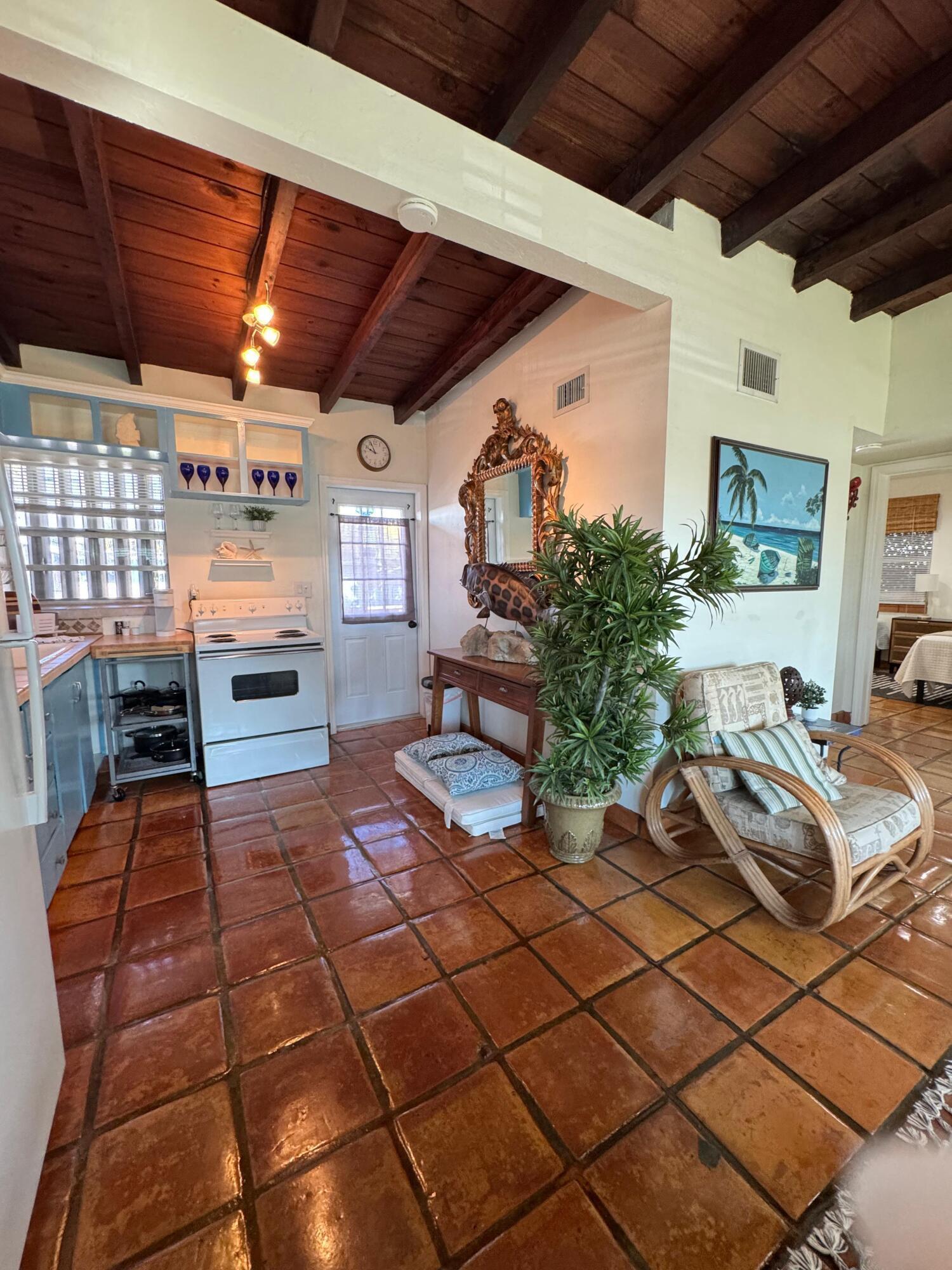 256 East 24th Street Riviera Beach, FL 33404 - Photo 12 of 21 WhatsApp Image 2025-11-18 at 22.05.05 (5