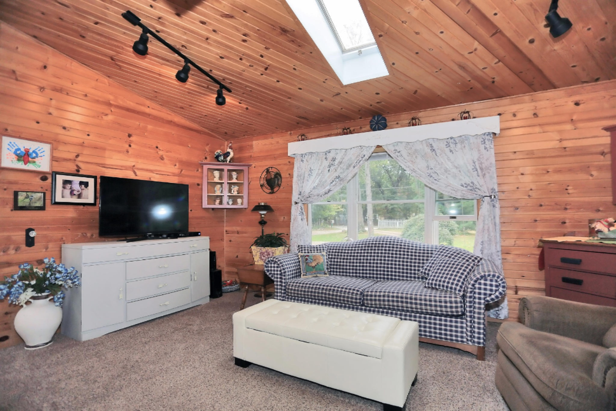 2754 Fenner Road Muskegon, MI 49445 - Photo 8 of 47 IMGL6633