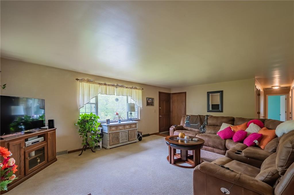 444 Meadow Spring Road Latrobe, PA 15650 - Photo 6 of 24