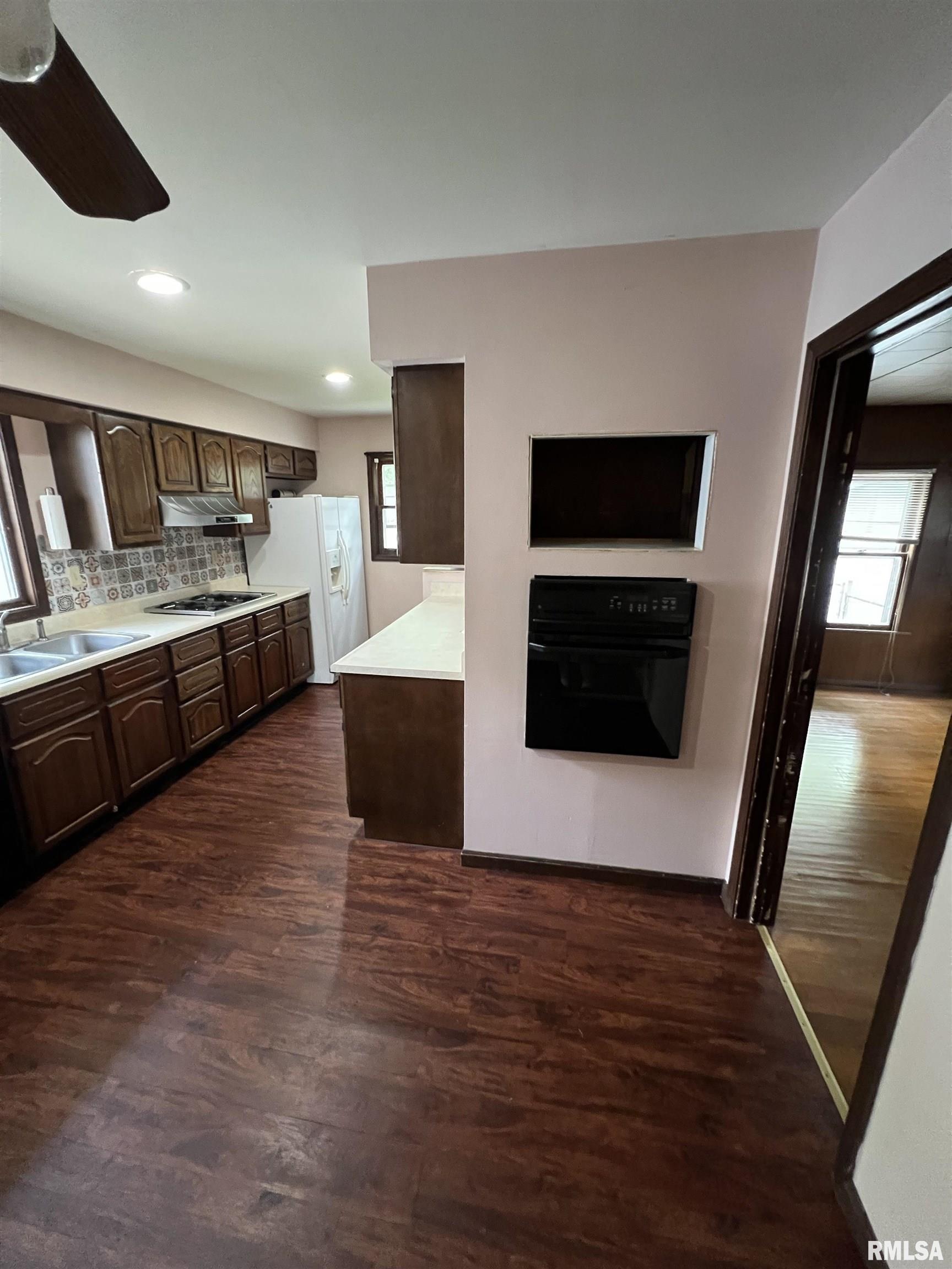 1306 East Lenox Avenue Springfield, IL 62703 - Photo 6 of 33