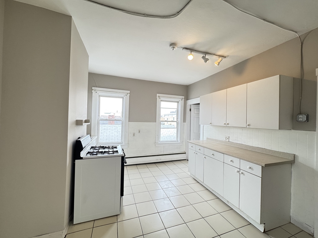 20 Harding Street Cambridge, MA 02141 - Photo 3 of 8