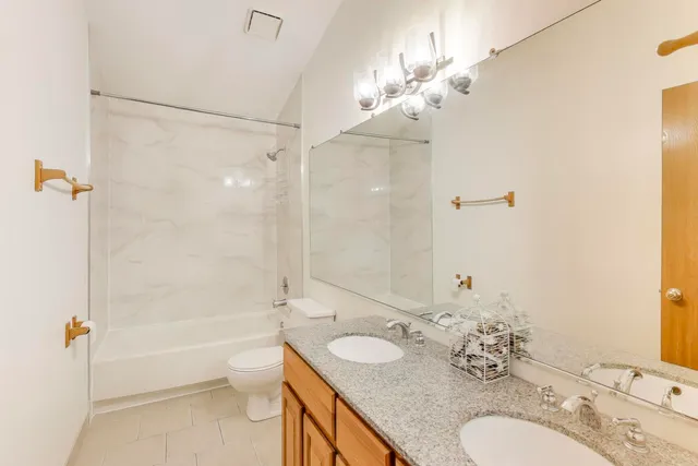 $369,900 | 1532 Golden Oaks Parkway, Aurora, IL 60506