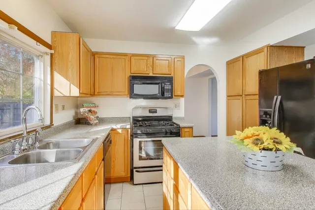 $369,900 | 1532 Golden Oaks Parkway, Aurora, IL 60506