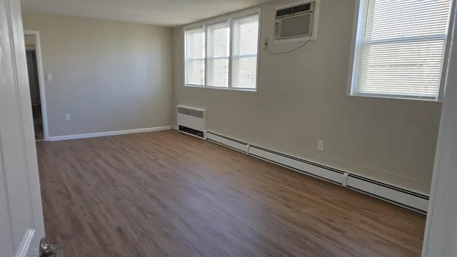 $1,850 | 667 Broadway, Unit 1, Bayonne, NJ 07002