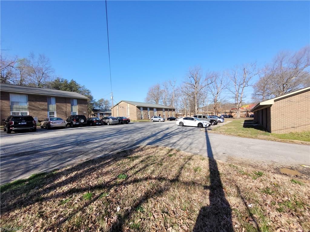 3739 Oakwood Dr  