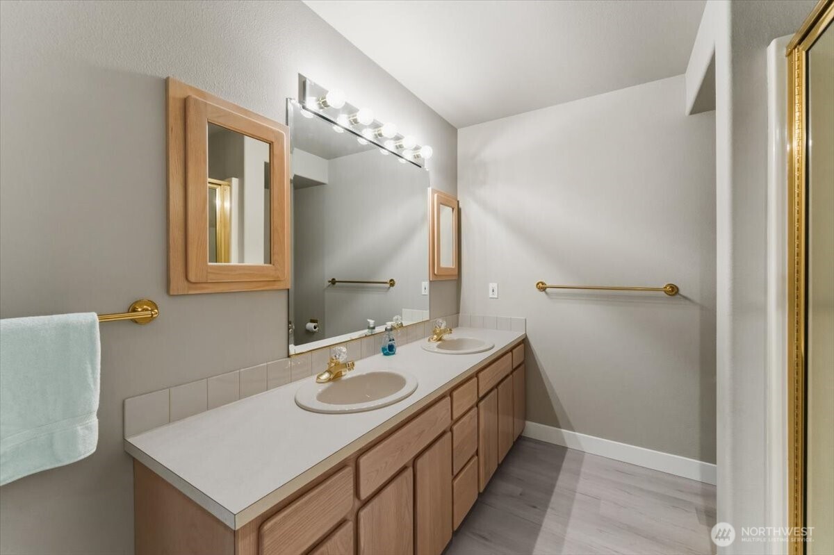 1496 South Lakeshore Road Chelan, WA 98816 - Photo 21 of 40